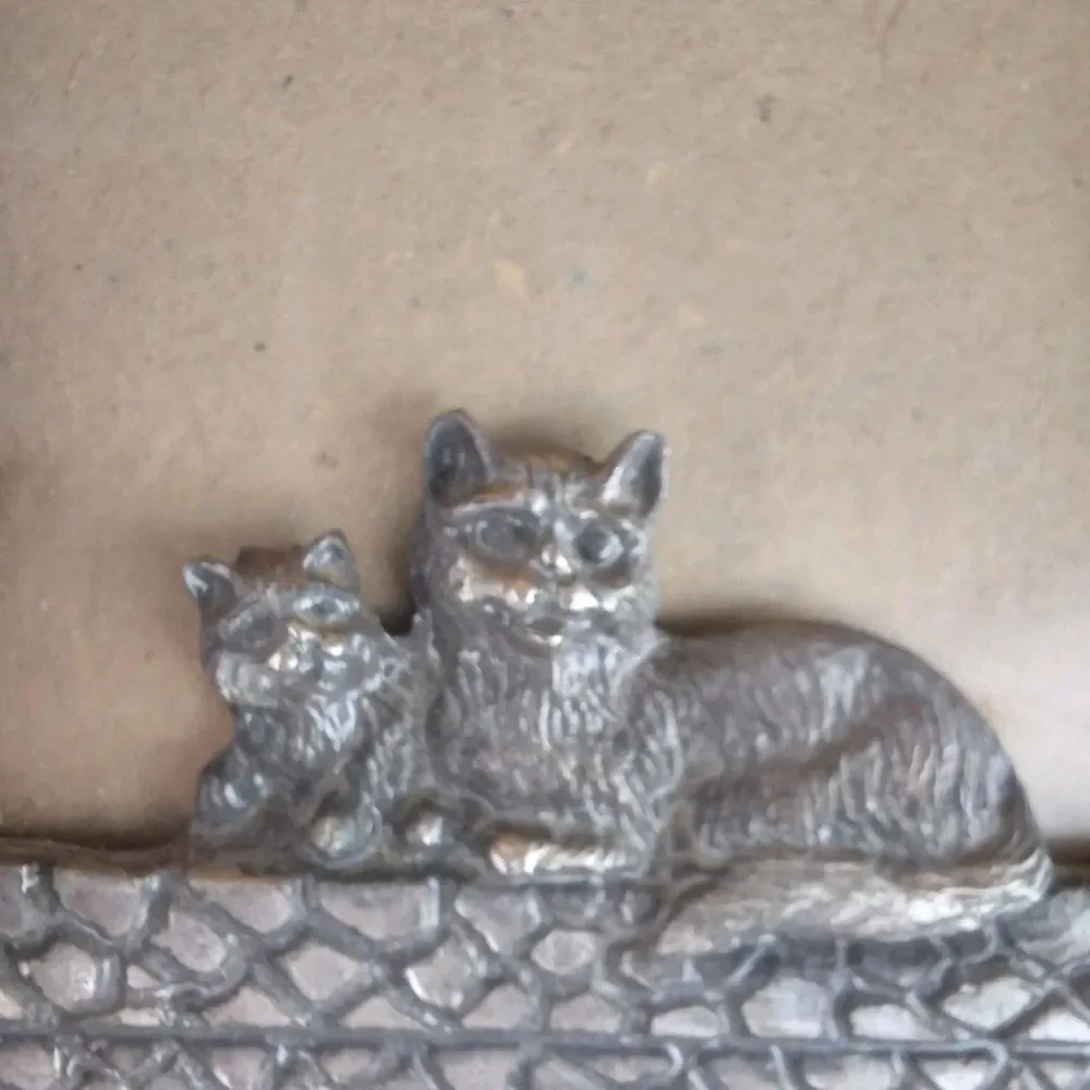 ROC Vtg Pewter Cat In A  Window Picture Frame Taiwan Mom And Kitten